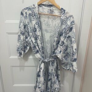 Vera Bradley Navy and White Patterned Robe